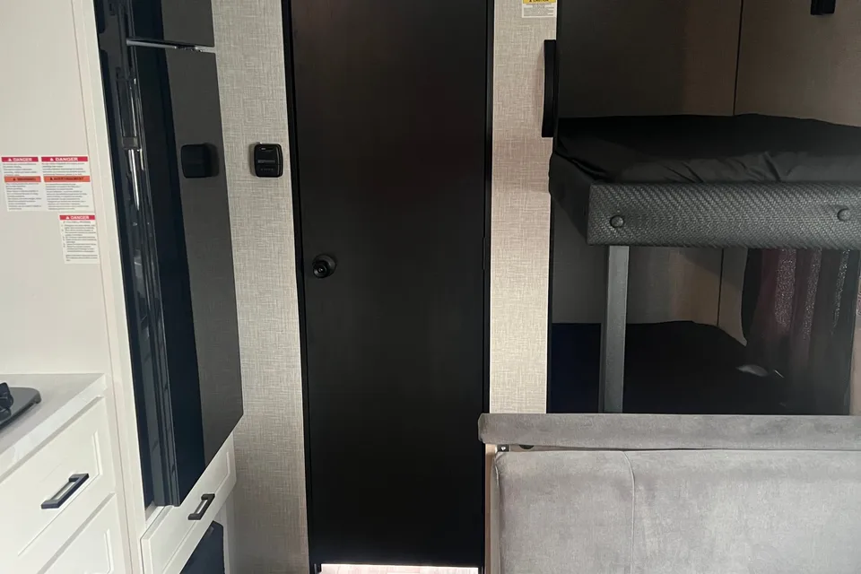 MAK RV Rentals Jayco Jay Flight six 175 bhw Baja edition Travel Trailer