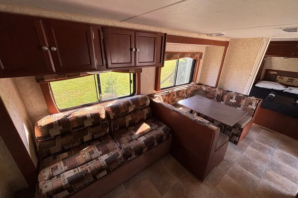 28' Kodiak Bunkhouse South Division RV