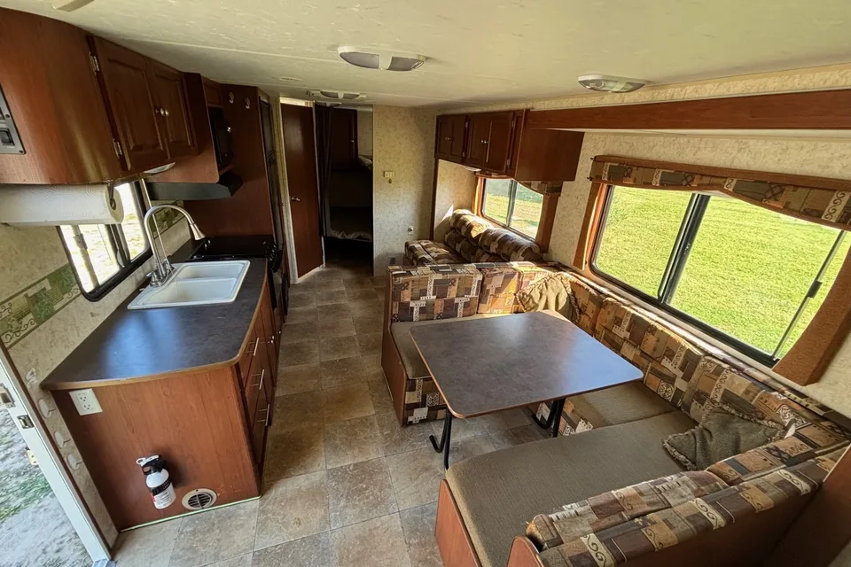 28' Kodiak Bunkhouse South Division RV