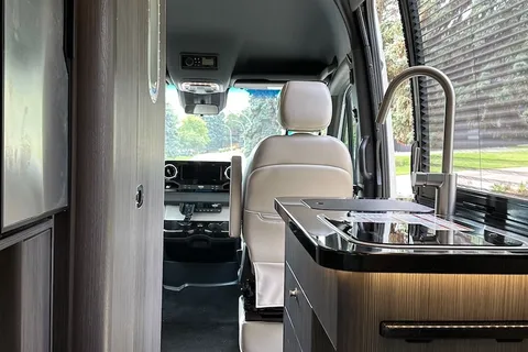 Luxury Airstream Interstate 19 4x4 Class B