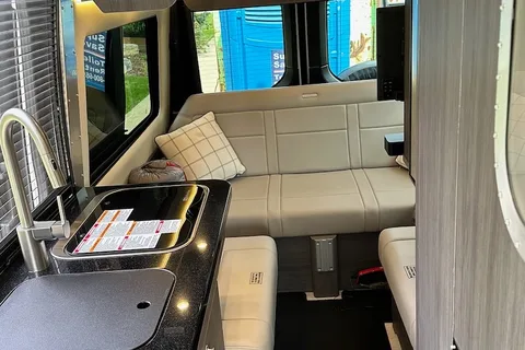 Luxury Airstream Interstate 19 4x4 Class B