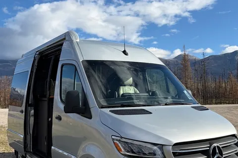 Luxury Airstream Interstate 19 4x4 Class B