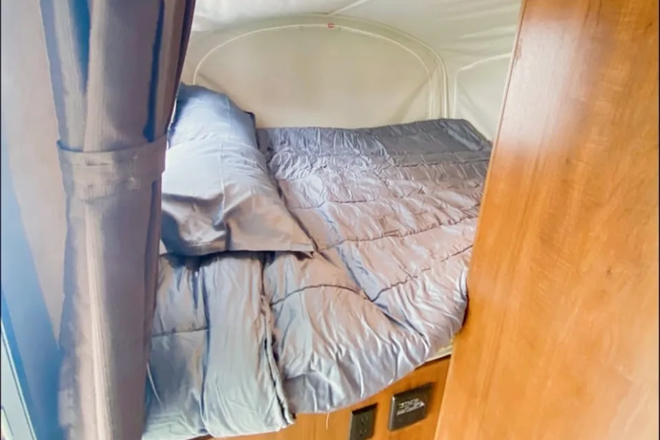 Mike and Laura’s Jayco 19 XUD Hybrid