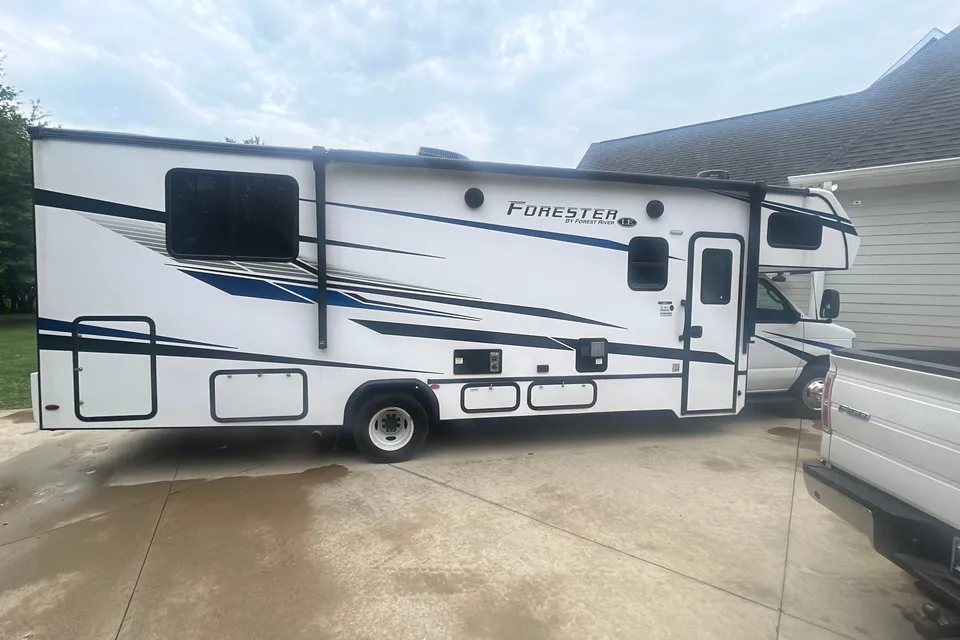 Jayson's Forest River Forester 2851f Class C