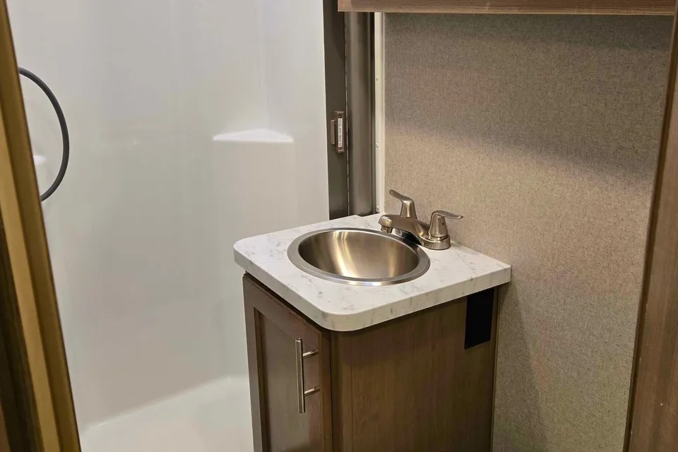 Your goldilocks RV, perfect for any experience! 2022 Alp Adventurer 23'