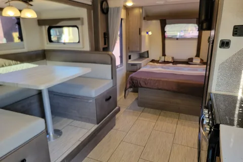 ROBERT's Lance 1995 Travel Trailer