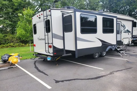 WHY CAMP, WHEN YOU CAN GLAMP?!