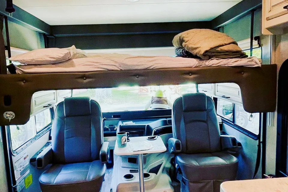 ✨Disney Enchanted Coach 36ft Jayco (Stationary only)✨