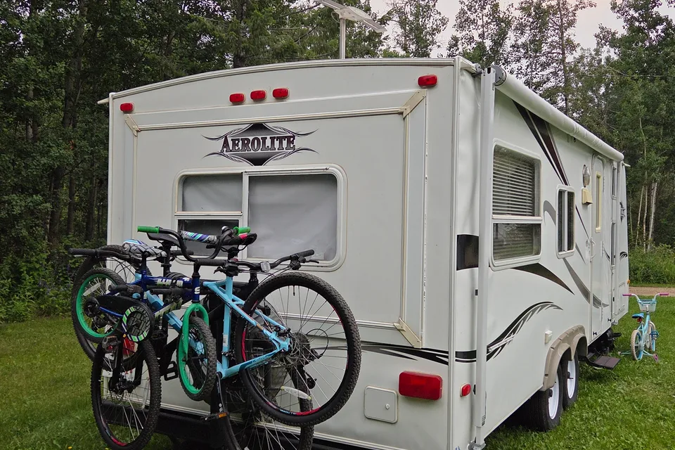 Miles's 26' Lightweight Quad Bunk Aerolite