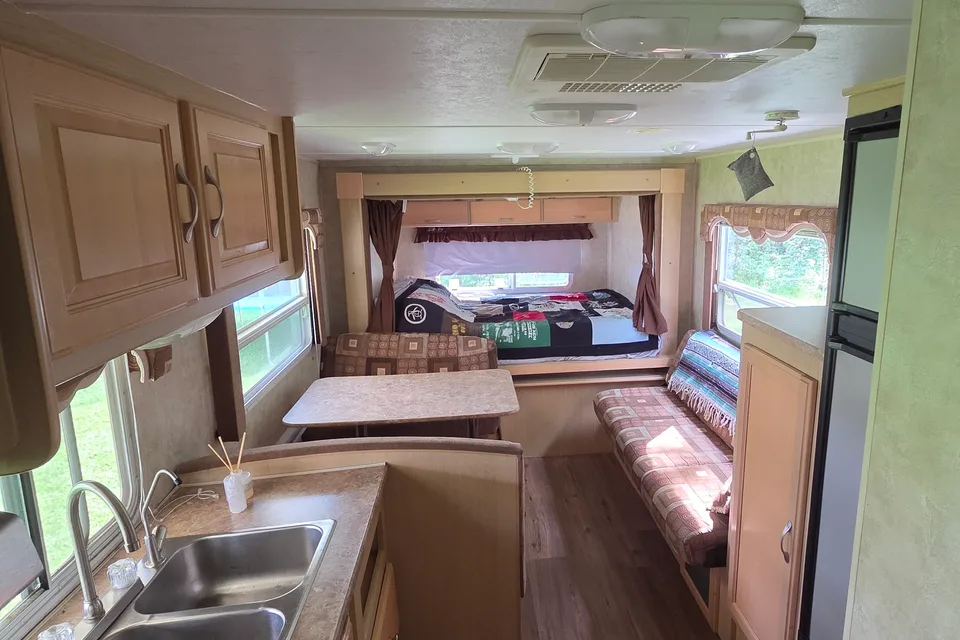 Miles's 26' Lightweight Quad Bunk Aerolite
