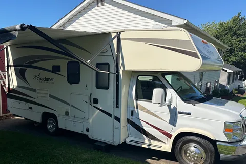 Pet Friendly Coachmen Freelander 21 RS