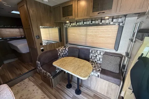 Pet Friendly Coachmen Freelander 21 RS