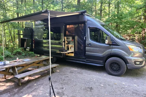 Inspira Van (Ford Transit 250, 4x4, 4 saisons)