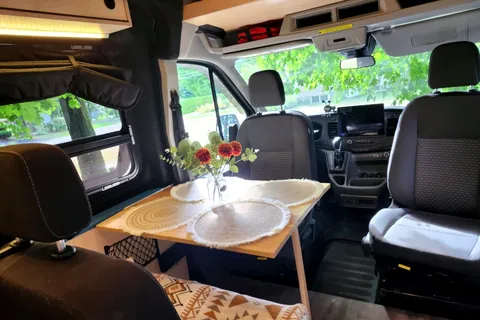 Inspira Van (Ford Transit 250, 4x4, 4 saisons)