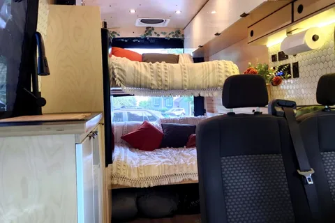 Inspira Van (Ford Transit 250, 4x4, 4 saisons)