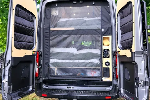 Inspira Van (Ford Transit 250, 4x4, 4 saisons)
