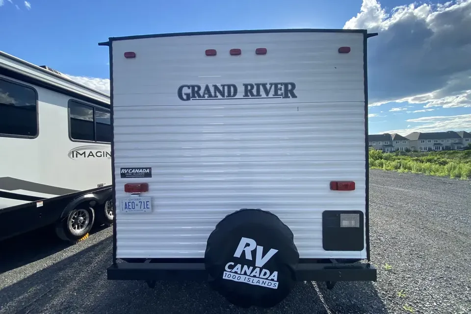 Grand River Getaway — Off-Grid, Online, Sleeps 8