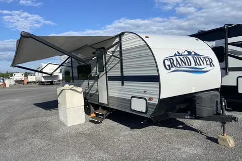 Grand River Family Trailer, Off-Grid Power & Starlink Available, Sleeps 6