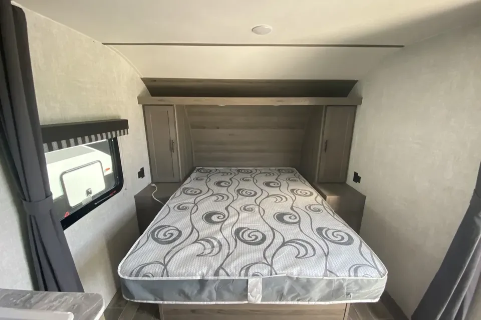 Grand River Getaway — Off-Grid, Online, Sleeps 8