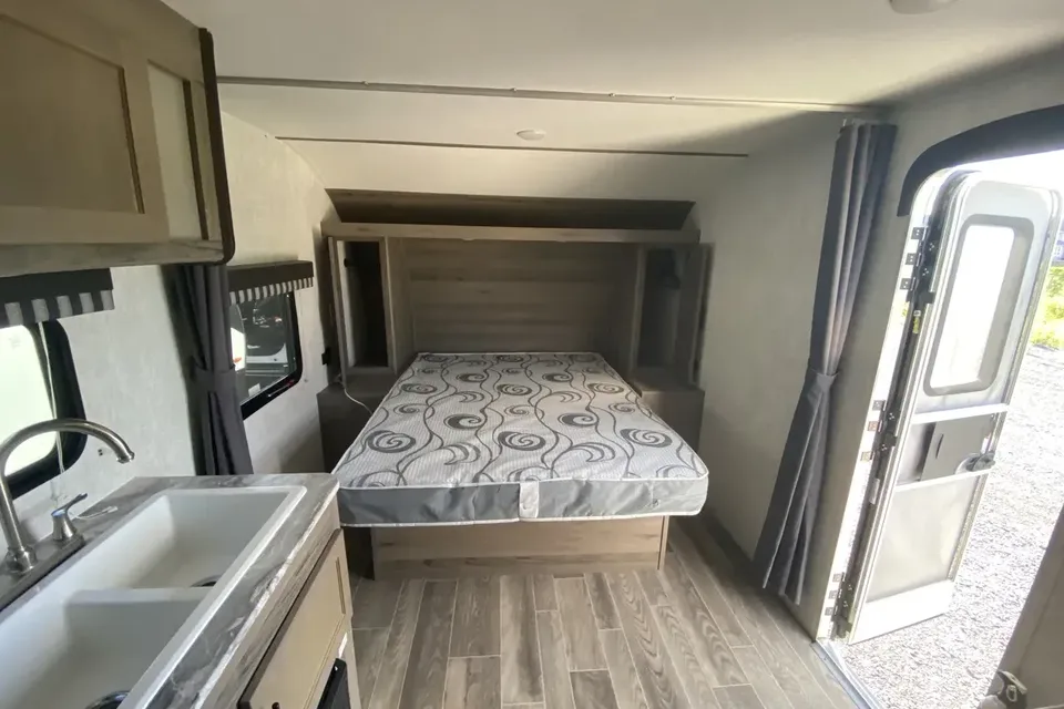 Grand River Getaway — Off-Grid, Online, Sleeps 8