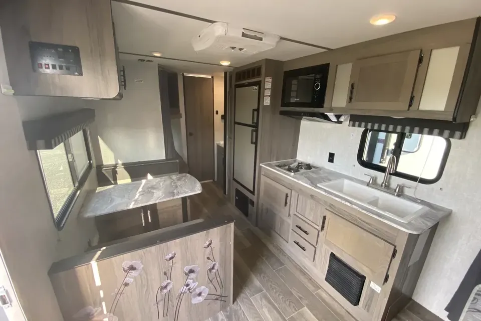 Grand River Getaway — Off-Grid, Online, Sleeps 8