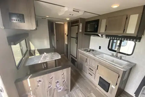 Grand River Family Trailer, Off-Grid Power & Starlink Available, Sleeps 6