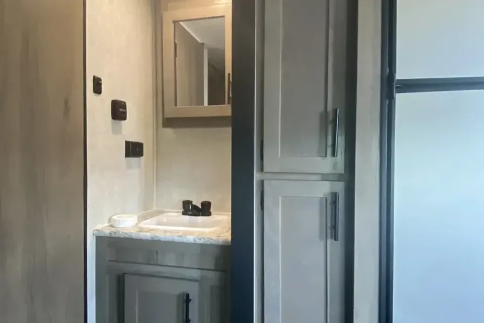 Grand River Getaway — Off-Grid, Online, Sleeps 8