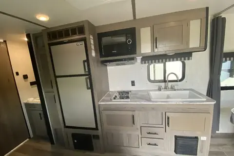 Grand River Family Trailer, Off-Grid Power & Starlink Available, Sleeps 6