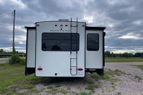 Ron's Keystone Montana High Country 281CK Fifth Wheel
