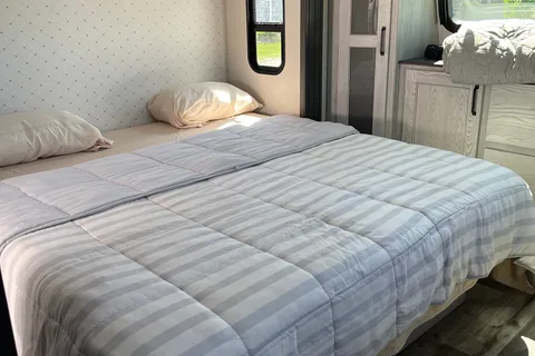 Ron's Keystone Montana High Country 281CK Fifth Wheel