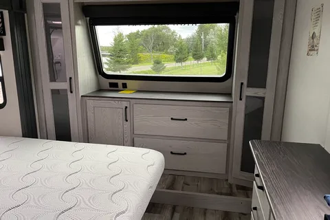 Ron's Keystone Montana High Country 281CK Fifth Wheel