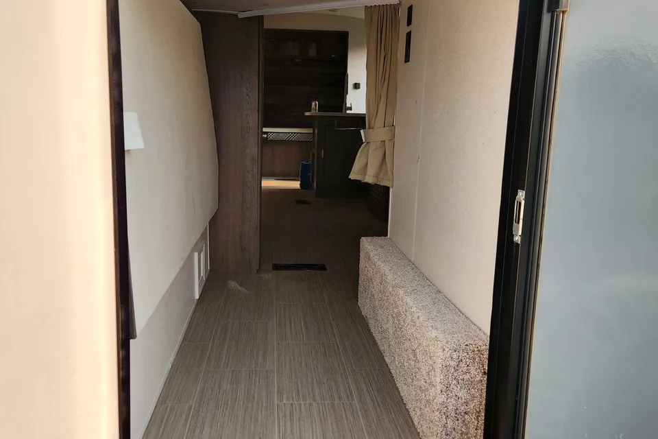 Family Friendly Keystone Passport 2950BH Travel Trailer