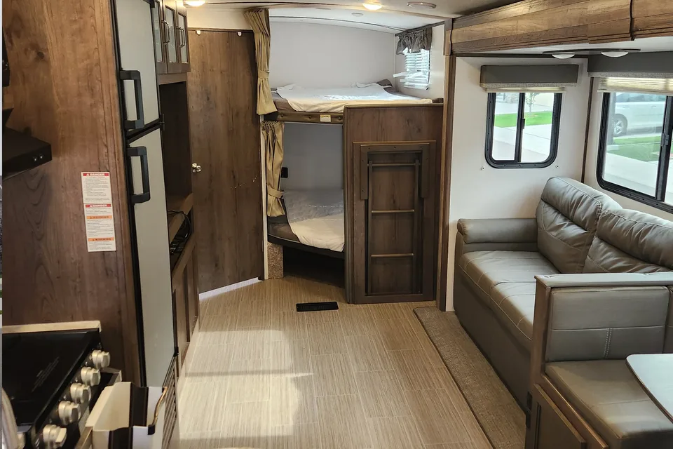 Family Friendly Keystone Passport 2950BH Travel Trailer