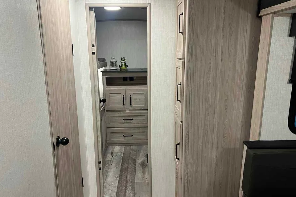 Sundance 291QB - 2 Bedroom Travel Trailer