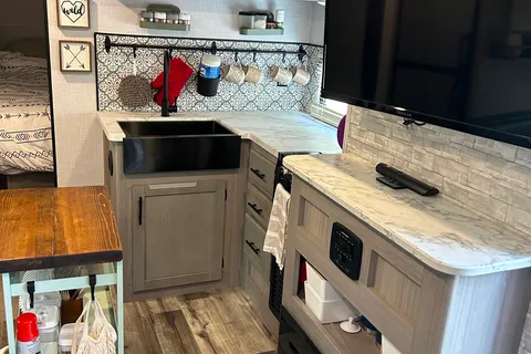 Tony's Coleman 24BH Travel Trailer