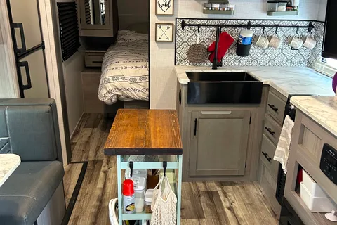 Tony's Coleman 24BH Travel Trailer
