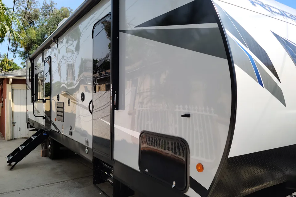 *Glamp Life* Rogue Travel Trailer