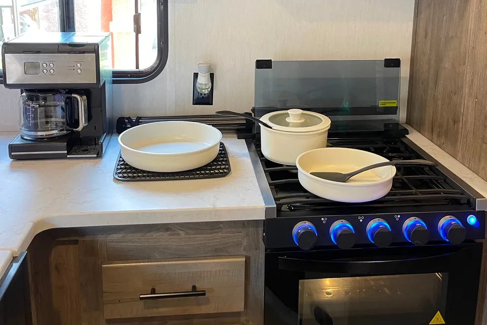 *Glamp Life* Rogue Travel Trailer