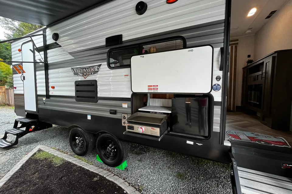 Trailer&Chill Forest River wildwood X-Lite 263BHXL Travel Trailer