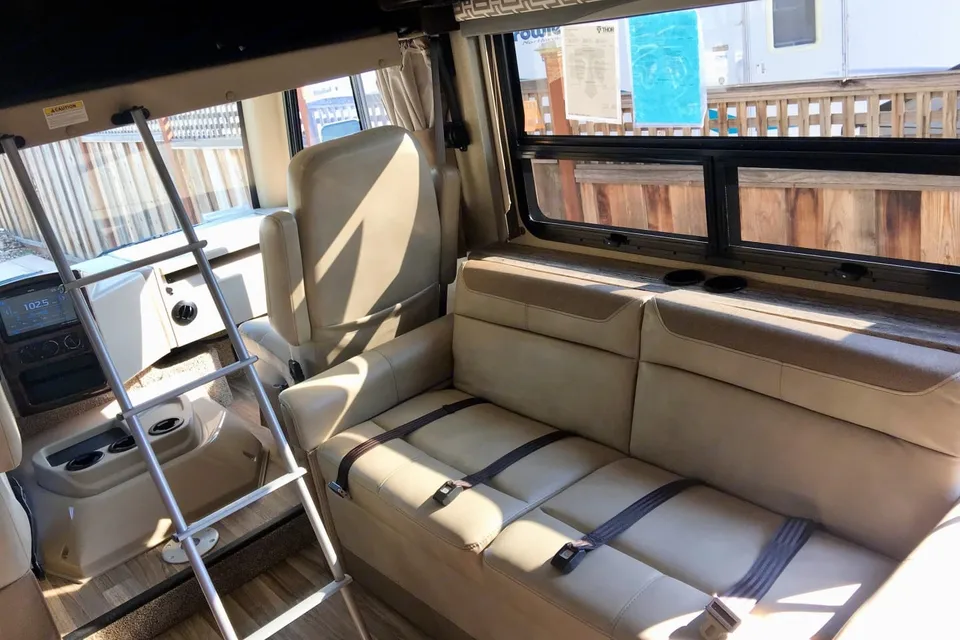 Ken's Thor Motor Coach A.C.E Class A