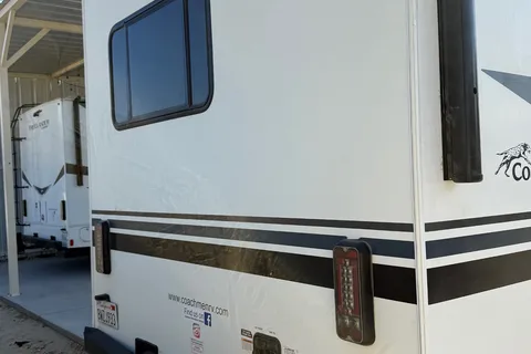 Joe's Coachmen Freelander Class C