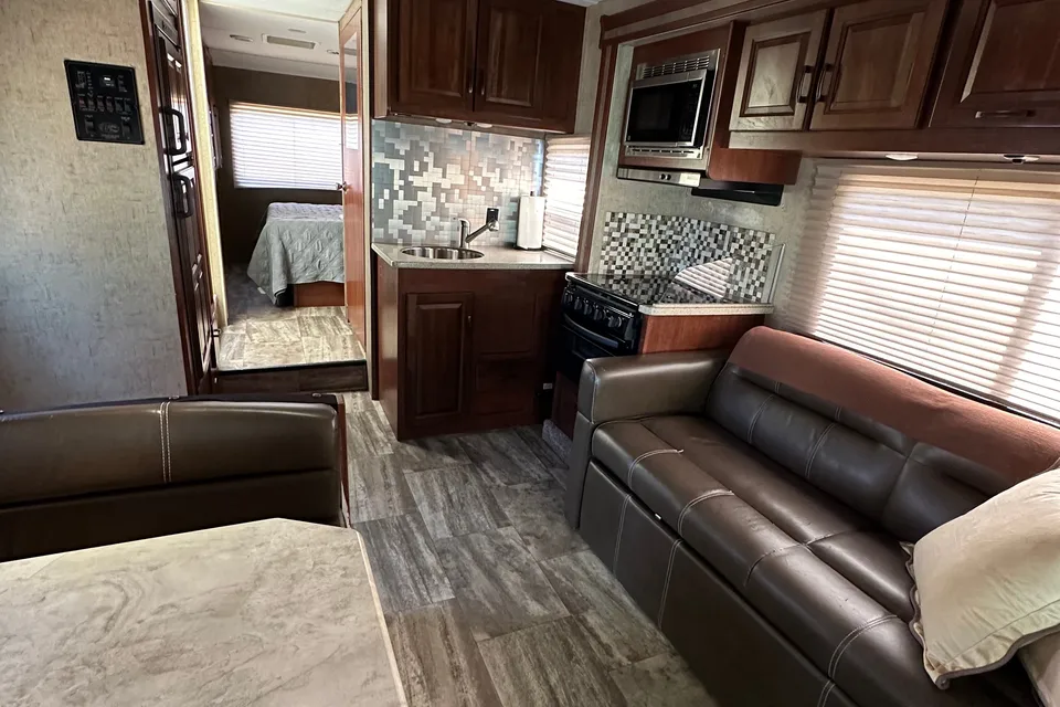 Forest River Forester 2861DS  Luxury Spacious