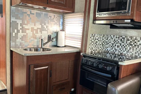 Forest River Forester 2861DS  Luxury Spacious