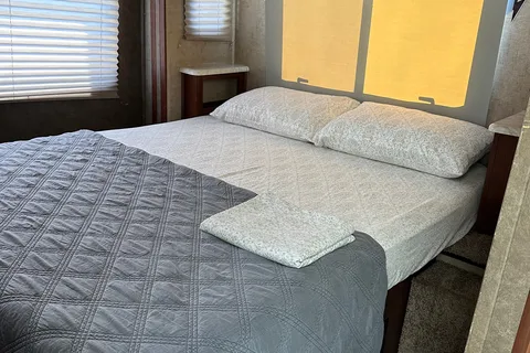 Forest River Forester 2861DS  Luxury Spacious