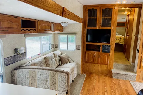 Dawn's Keystone Cougar Fifth Wheel