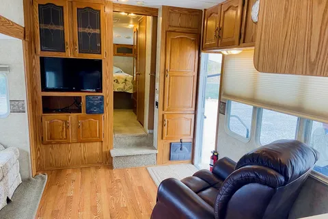 Dawn's Keystone Cougar Fifth Wheel