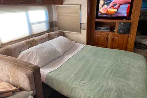 Dawn's Keystone Cougar Fifth Wheel