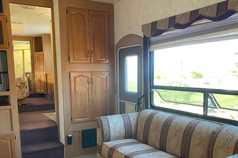 Mountaineer by Montana Fifth Wheel