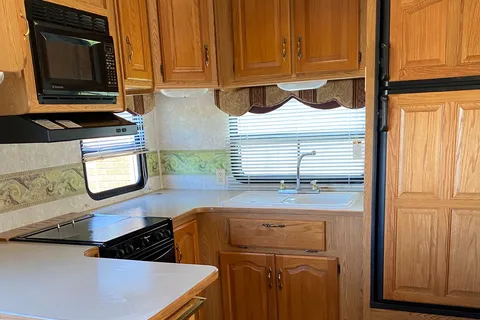 Mountaineer by Montana Fifth Wheel