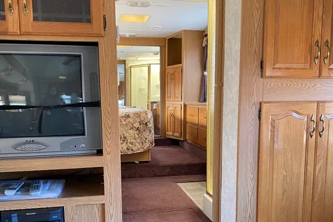 Mountaineer by Montana Fifth Wheel